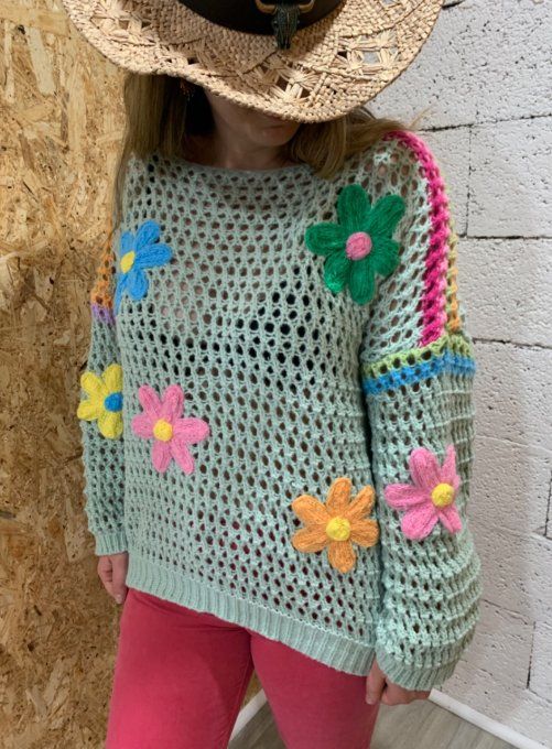 Pull ajouré fleurs 